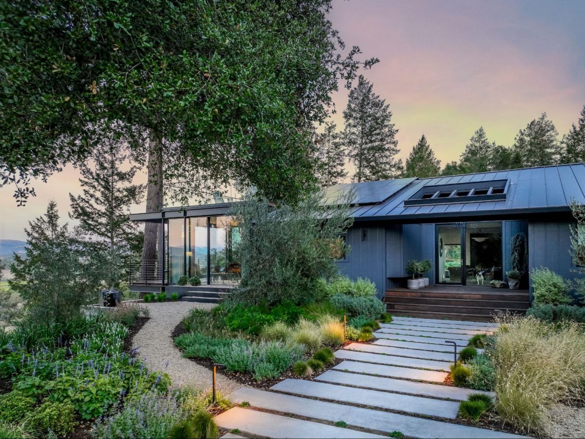 Marin County Architect A single-story Marin home on a large wooded lot, Studio Couture